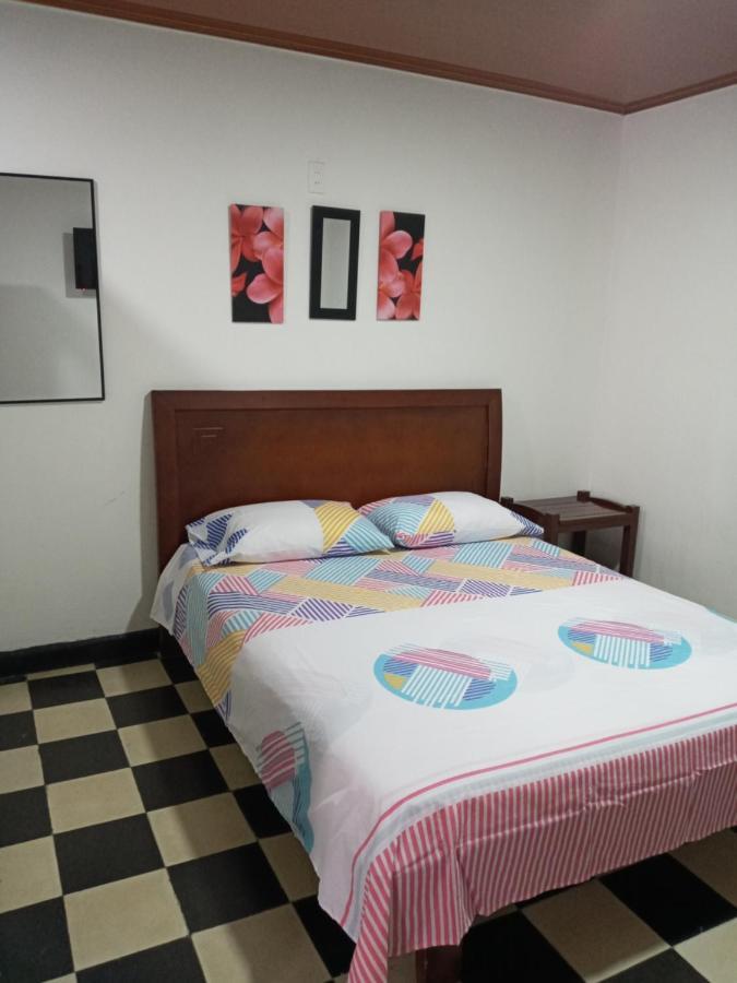 Hospedaje Santa Barbara Буґа Екстер'єр фото