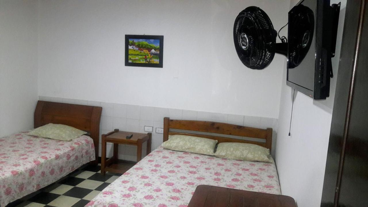 Hospedaje Santa Barbara Буґа Екстер'єр фото
